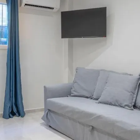 Modern At Thiseio Next To Metro Station Apartment *