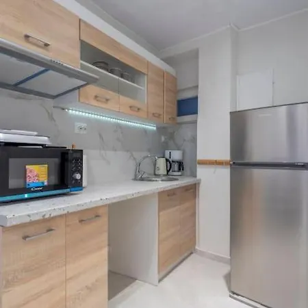 Modern At Thiseio Next To Metro Station Apartment