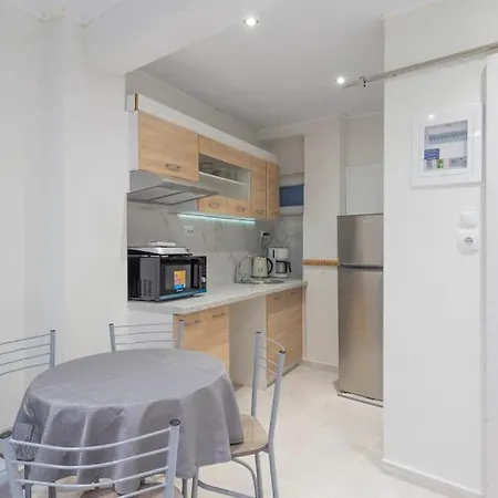 Apartment Modern At Thiseio Next To Metro Station Athens