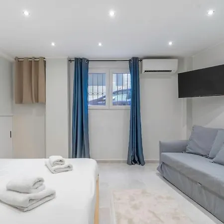 Modern At Thiseio Next To Metro Station Apartment Athens